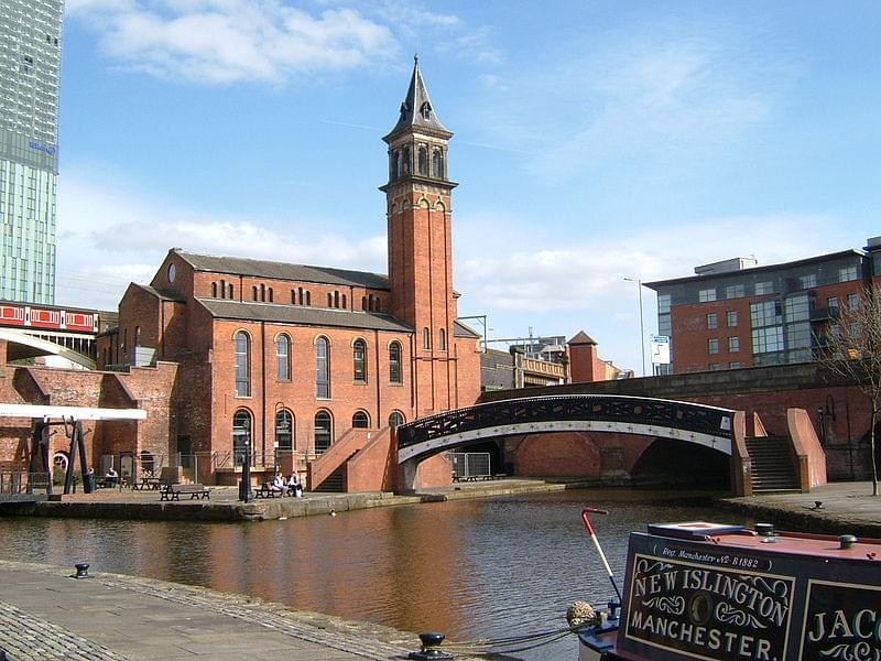 Where to sleep in Manchester: tips and best places to stay